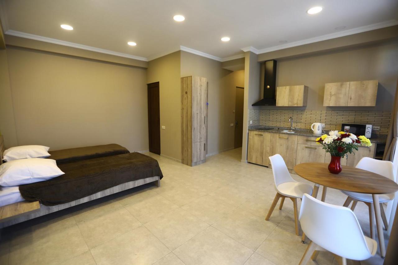 Brick House II Appartement Tbilisi Buitenkant foto
