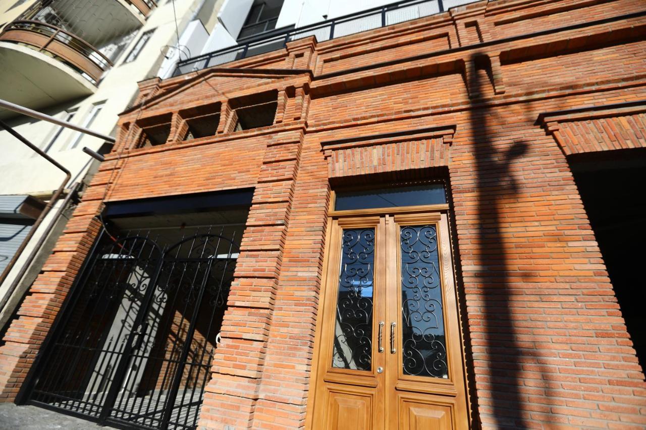 Brick House II Appartement Tbilisi Buitenkant foto
